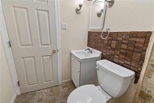 1365 Orchard Ave, New Kensington, PA 15068