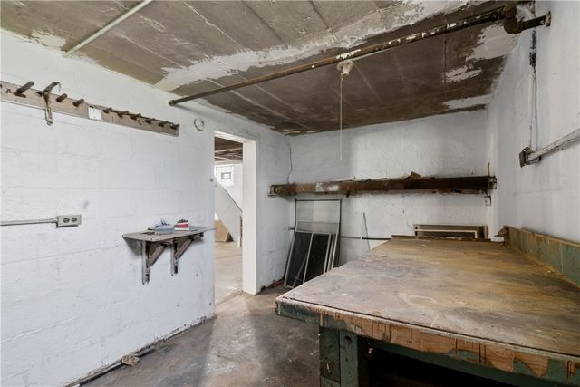 1365 Orchard Ave, New Kensington, PA 15068