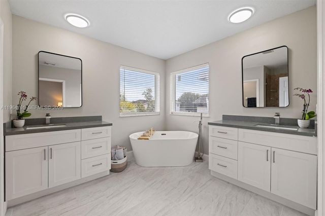 3122 SW 144th Pl, Miami, FL 33175