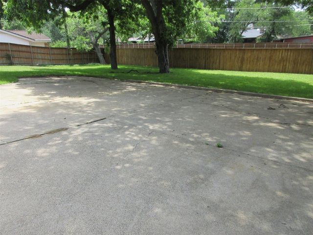 1309 Mosswood Lane, Irving, TX 75061