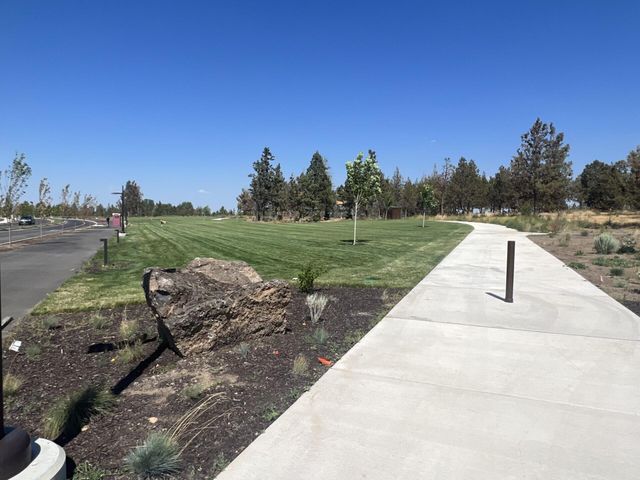 3068 NE Brownstone Place, Bend, OR 97701