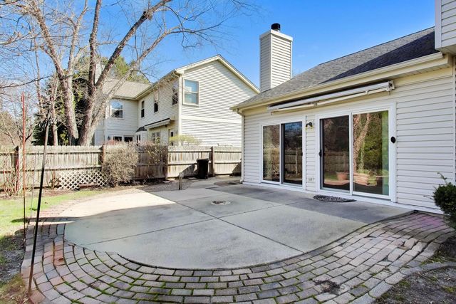 1422 Madison Road, Buffalo Grove, IL 60089