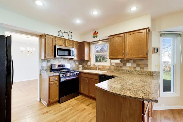 1422 Madison Road, Buffalo Grove, IL 60089