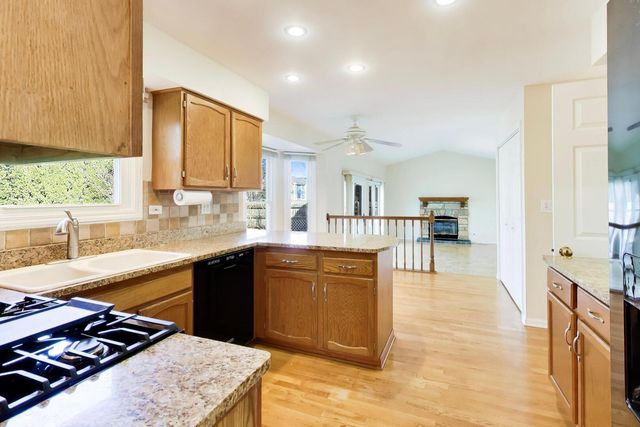 1422 Madison Road, Buffalo Grove, IL 60089