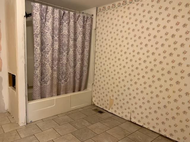424 N Nelson St, Bennington, KS 67422