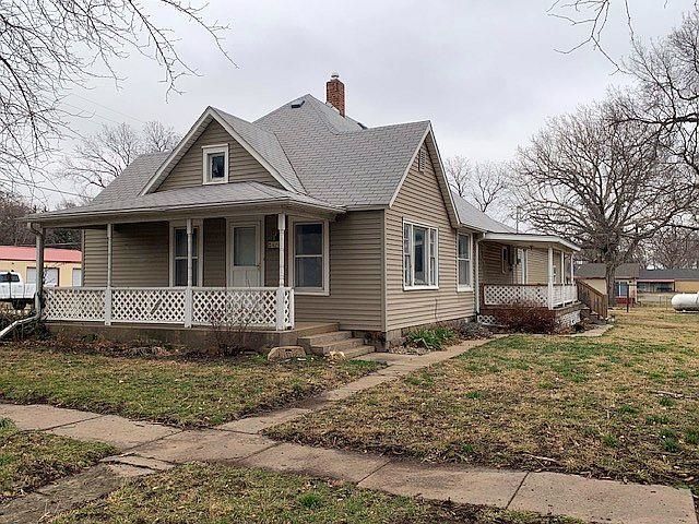 424 N Nelson St, Bennington, KS 67422