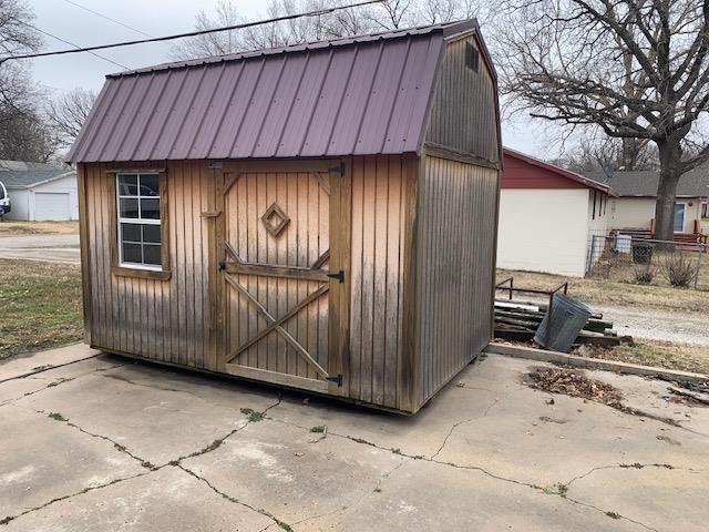 424 N Nelson St, Bennington, KS 67422