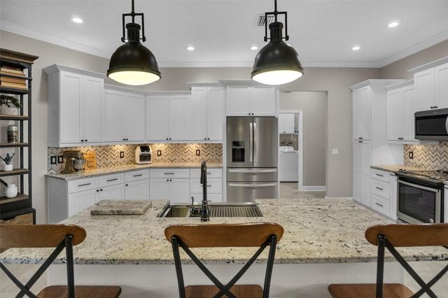 8602 AMEN CORNER PLACE, Palmetto, FL 34221