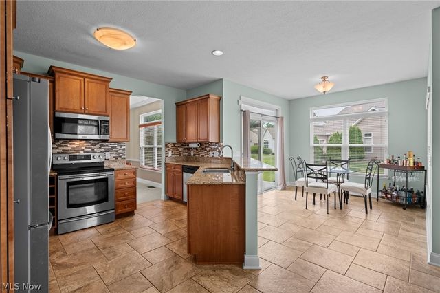 3528 Brook Court, Avon, OH 44011