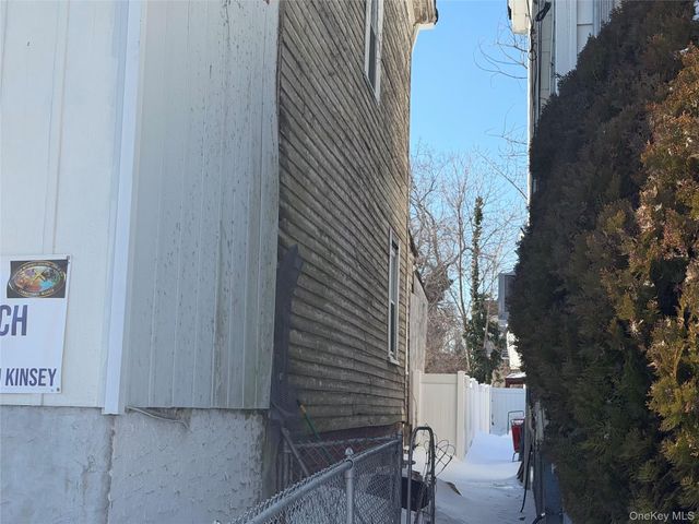 452 S 7th Avenue, Mount Vernon, NY 10550