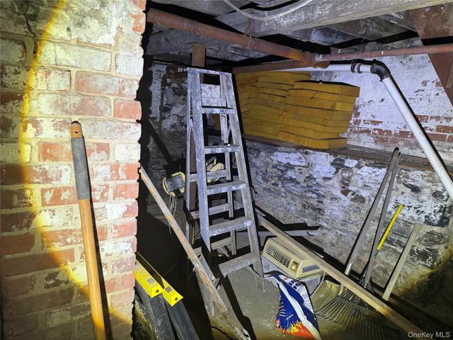 452 S 7th Avenue, Mount Vernon, NY 10550