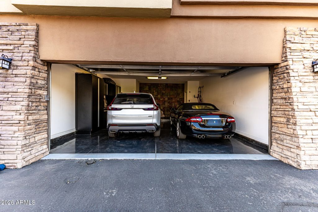 Image 25 of property listing at 14450 N THOMPSON PEAK Parkway 140, Scottsdale, AZ 85260
