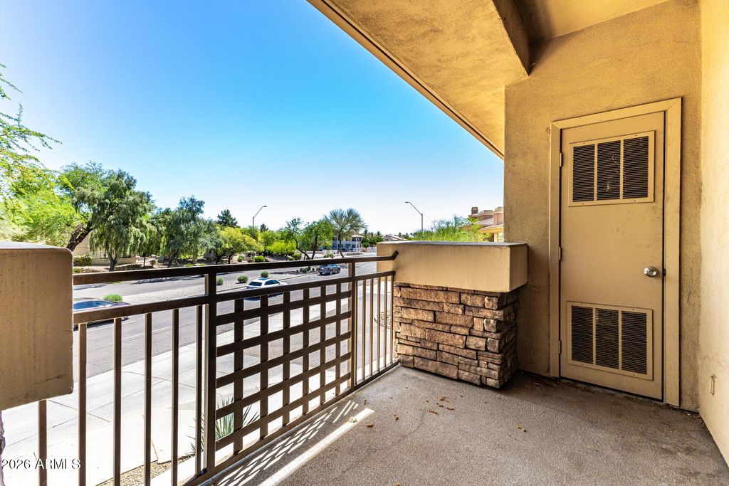 Image 26 of property listing at 14450 N THOMPSON PEAK Parkway 140, Scottsdale, AZ 85260