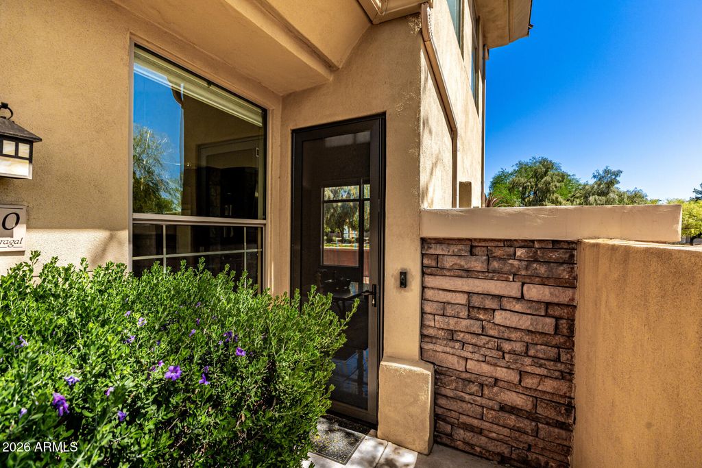 Image 28 of property listing at 14450 N THOMPSON PEAK Parkway 140, Scottsdale, AZ 85260