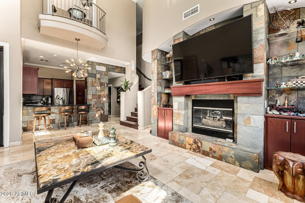 Image 3 of property listing at 14450 N THOMPSON PEAK Parkway 140, Scottsdale, AZ 85260