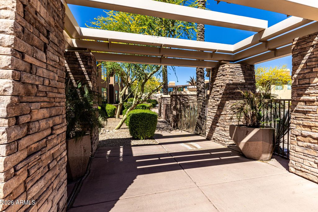 Image 38 of property listing at 14450 N THOMPSON PEAK Parkway 140, Scottsdale, AZ 85260