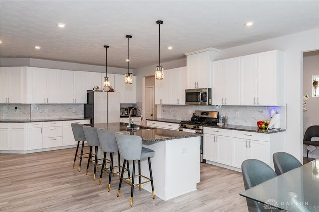 7185 Honeylocust Street, Tipp City, OH 45371