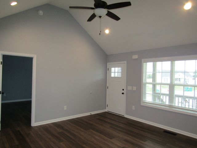 727 Ella Ct, Lewisburg, TN 37091