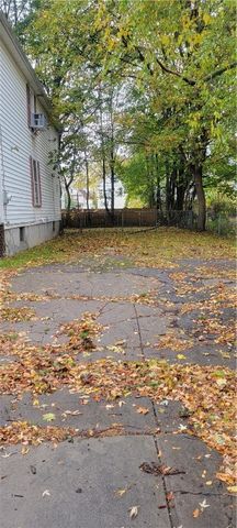 39 Taylor Street, Rochester, NY 14611