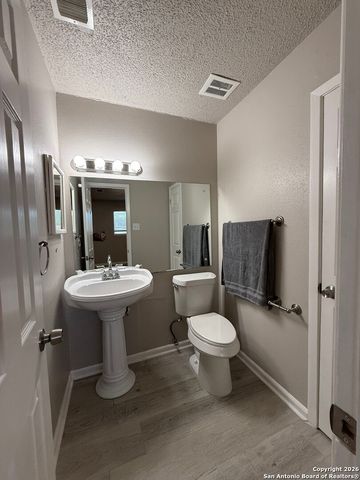 718 Singing Wind, San Antonio, TX 78227