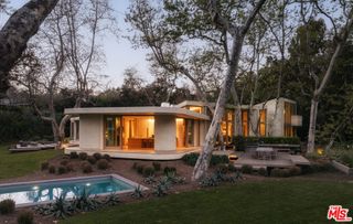 800 Brooktree Road, Pacific Palisades, CA 90272