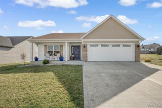 1530 Orchard Lakes Circle, Belleville, IL 62220