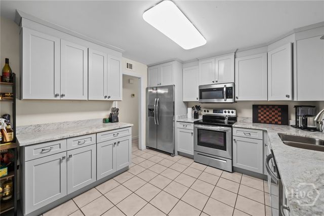 527 Red Oak Drive, Savannah, GA 31419