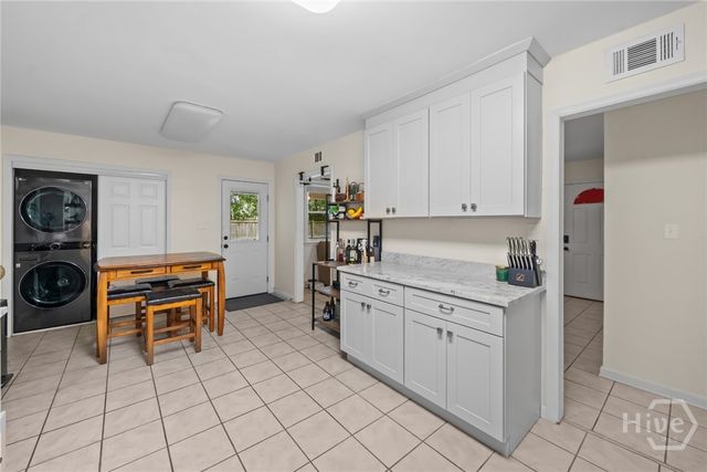 527 Red Oak Drive, Savannah, GA 31419
