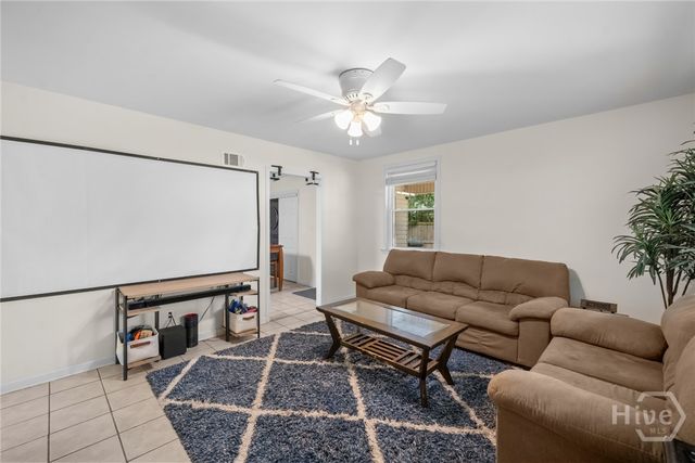 527 Red Oak Drive, Savannah, GA 31419