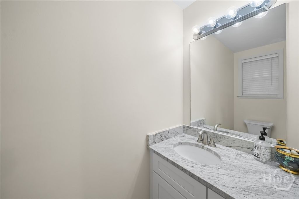Image 19 of property listing at 527 Red Oak Drive, Savannah, GA 31419