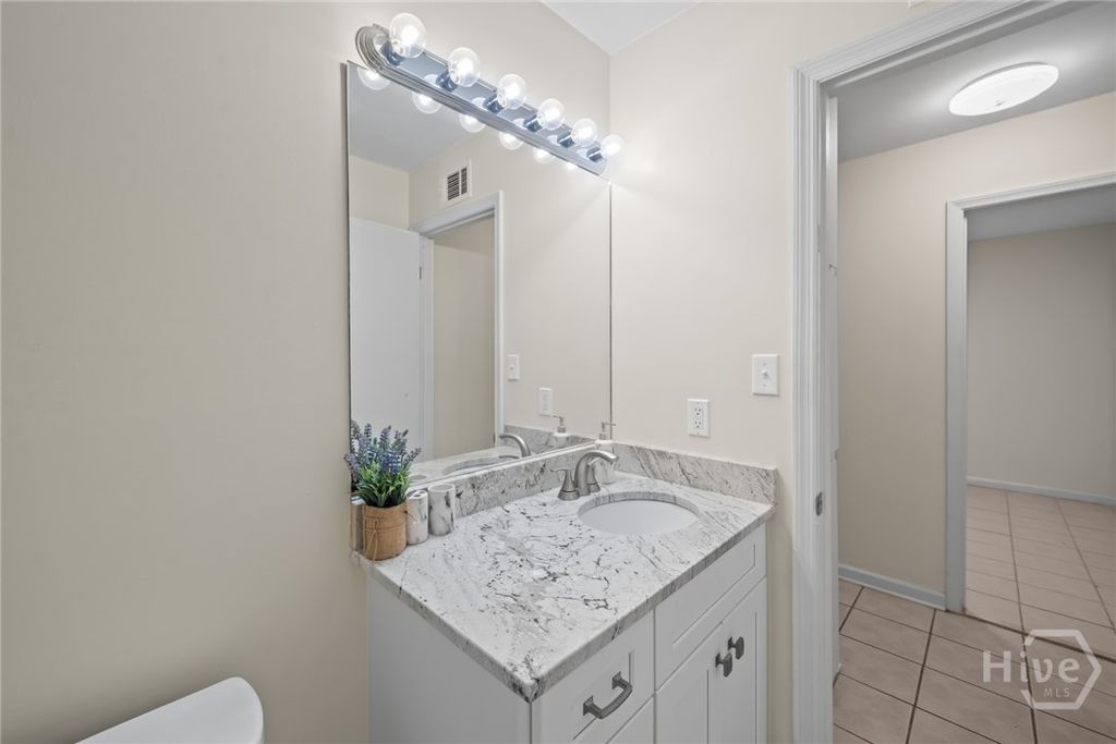 Image 24 of property listing at 527 Red Oak Drive, Savannah, GA 31419