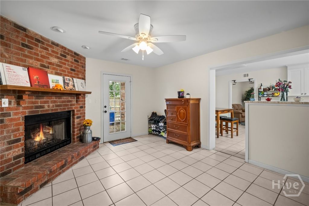 Image 34 of property listing at 527 Red Oak Drive, Savannah, GA 31419