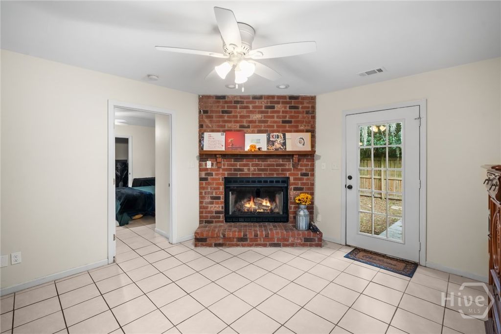 Image 35 of property listing at 527 Red Oak Drive, Savannah, GA 31419