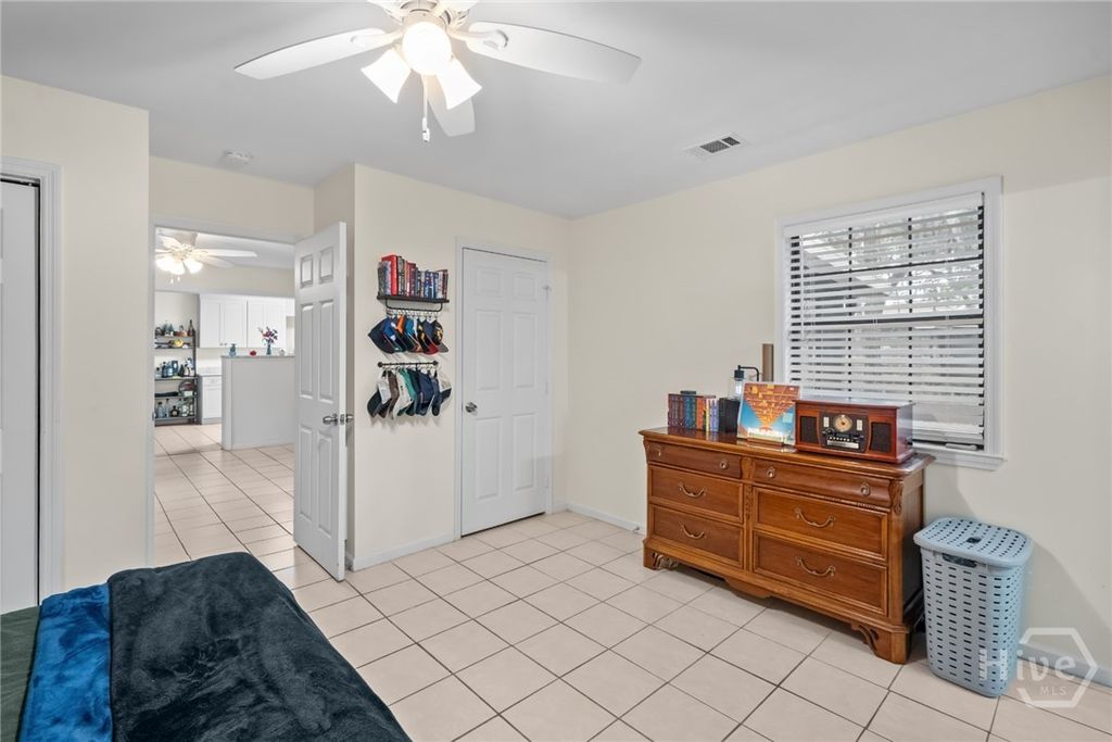 Image 39 of property listing at 527 Red Oak Drive, Savannah, GA 31419