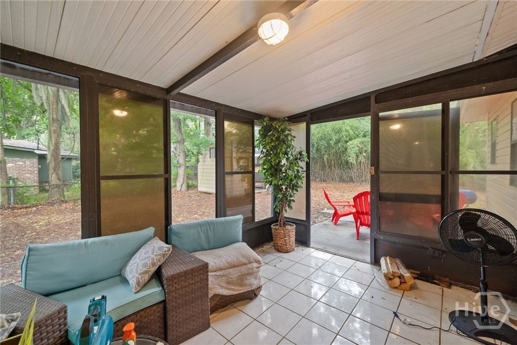 Image 41 of property listing at 527 Red Oak Drive, Savannah, GA 31419