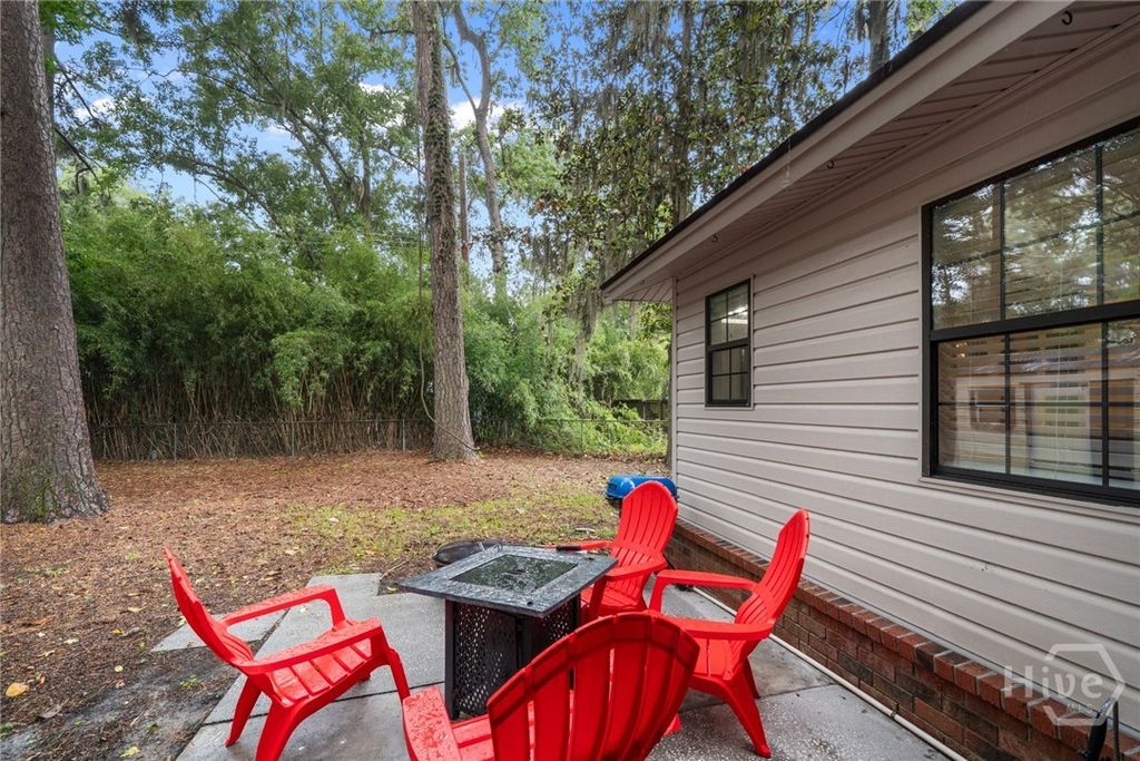Image 42 of property listing at 527 Red Oak Drive, Savannah, GA 31419