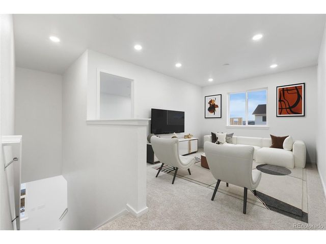 2714 Nantucket St, Strasburg, CO 80136