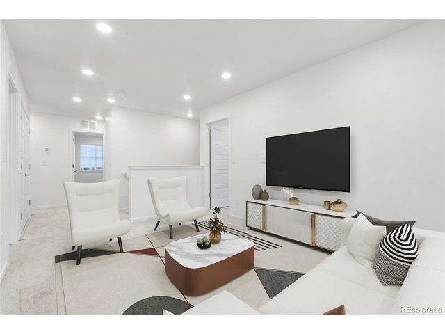 2714 Nantucket St, Strasburg, CO 80136