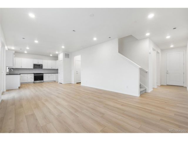 2714 Nantucket St, Strasburg, CO 80136