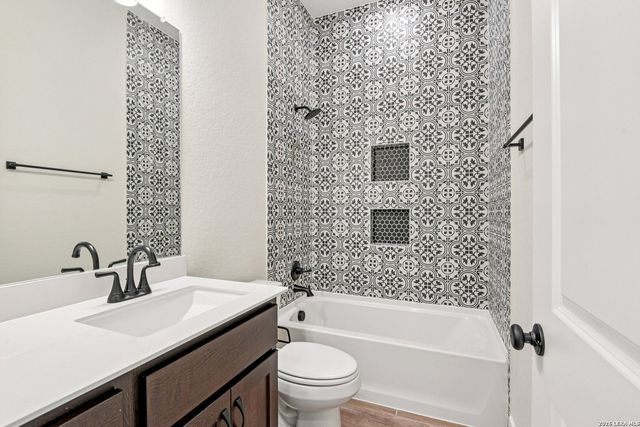 413 Sawtooth Oak, Seguin, TX 78155