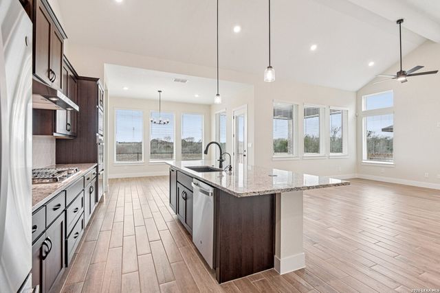 413 Sawtooth Oak, Seguin, TX 78155