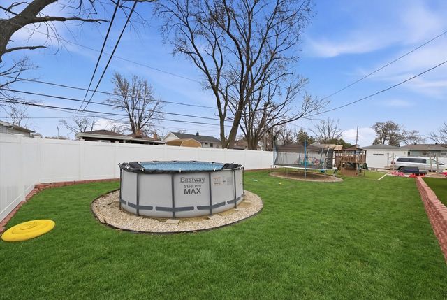 29 S Iowa Avenue, Addison, IL 60101