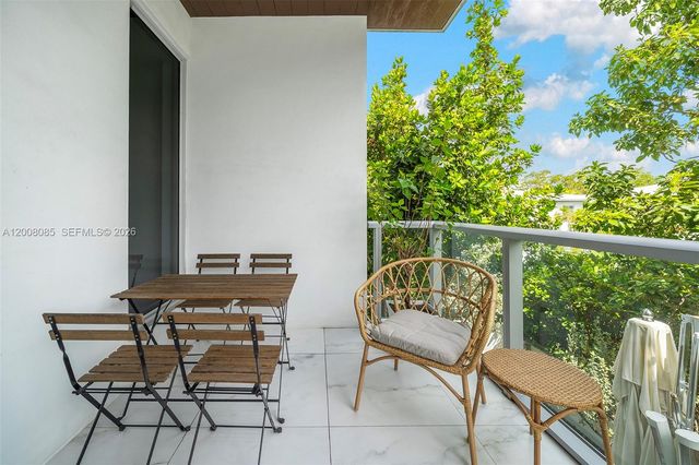 545 SW 11th St 208, Miami, FL 33129