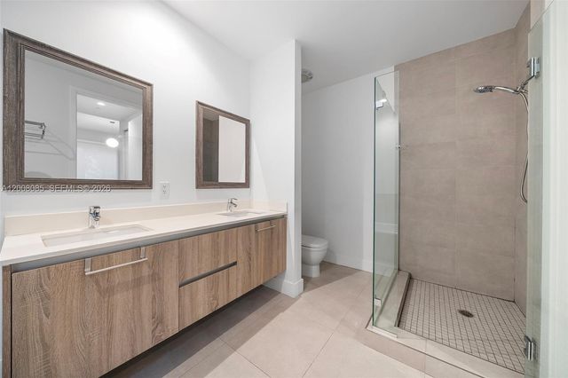 545 SW 11th St 208, Miami, FL 33129