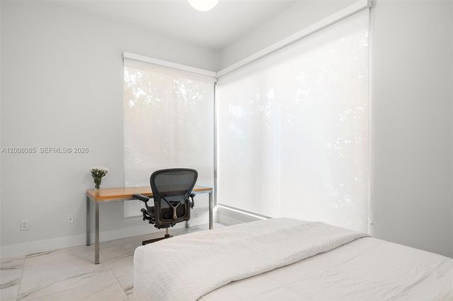 545 SW 11th St 208, Miami, FL 33129