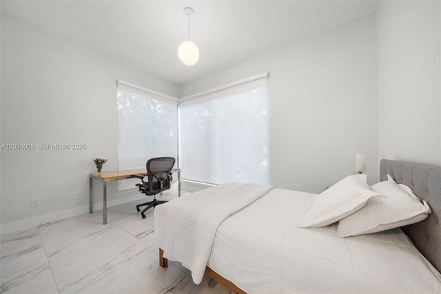 545 SW 11th St 208, Miami, FL 33129