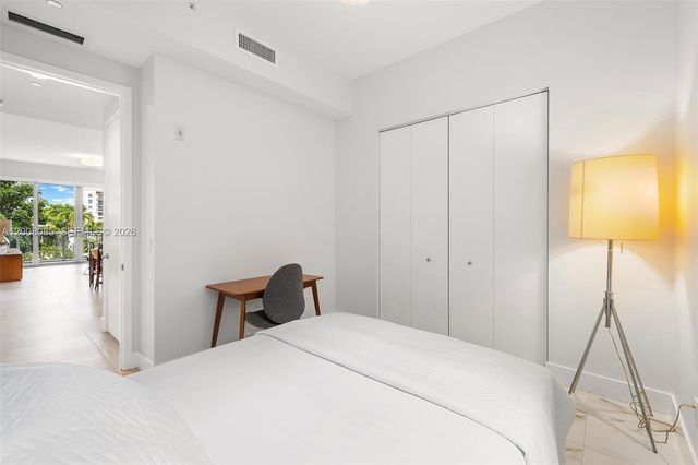 545 SW 11th St 208, Miami, FL 33129