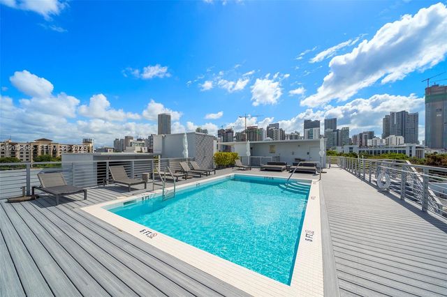 545 SW 11th St 208, Miami, FL 33129