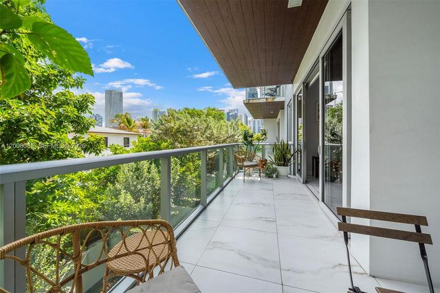 545 SW 11th St 208, Miami, FL 33129