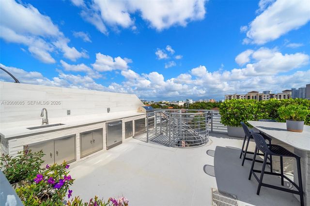 545 SW 11th St 208, Miami, FL 33129